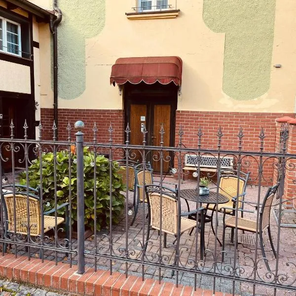 Ferienwohnung 1 Grüner Fürst mit Sitzecke im Innenhof & Erdgeschoss & Nähe Park & ruhige Lage, hotel v destinaci Bad Muskau