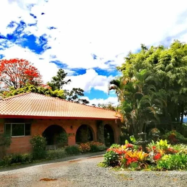 Hotel Boutique Casona del Cafetal and Lakeside Restaurant, hotel v destinaci Cachí