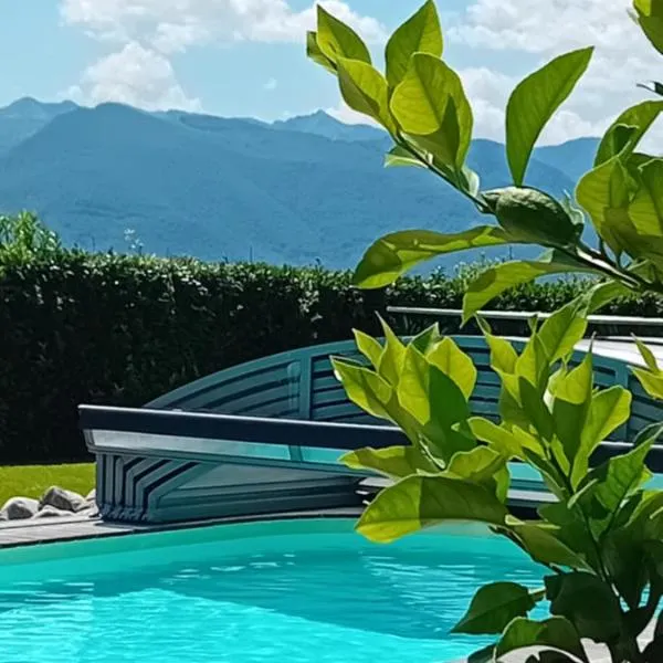 LES 3 COLLINES Gîtes, Panorama sur les Pyrénées, hotel a Saint-Vincent