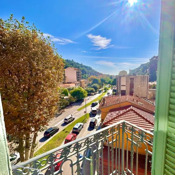 Menton: superbe appartement – hotel w Mentonie
