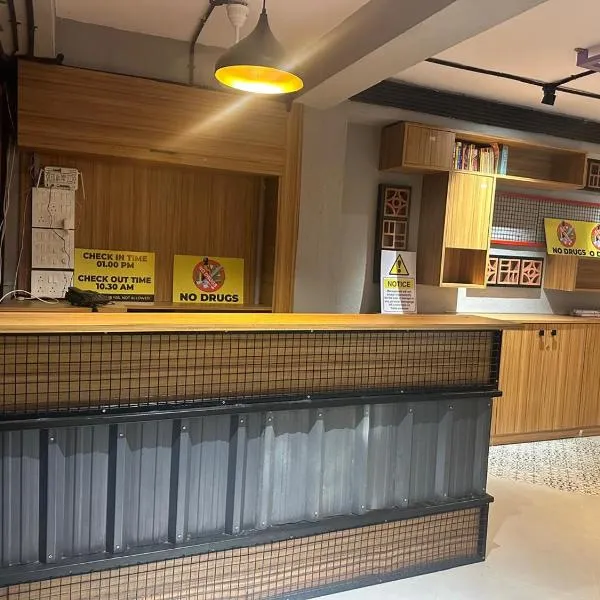 Travotale Hostel and CoWork Koregaonpark Pune, hotel v destinaci Puné