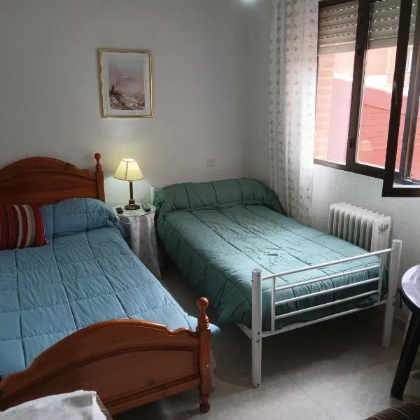 Habitacion Privada Doble en Toledo, hotel in Toledo