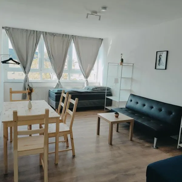 Monteurwohnung Ferienwohnung Business Appartement rechts Langenfeld, hotel in Gladbach