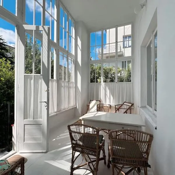 Spacious Garden Villa, hotel in Lublin
