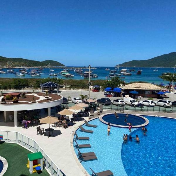 Apt em Arraial do Cabo, piscina em frente a praia! Sonho!