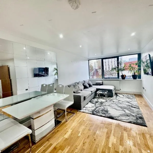 Luxury 2 BED Entire Apartment-Near Tube & Shopping centre, hotel v destinaci Harrow