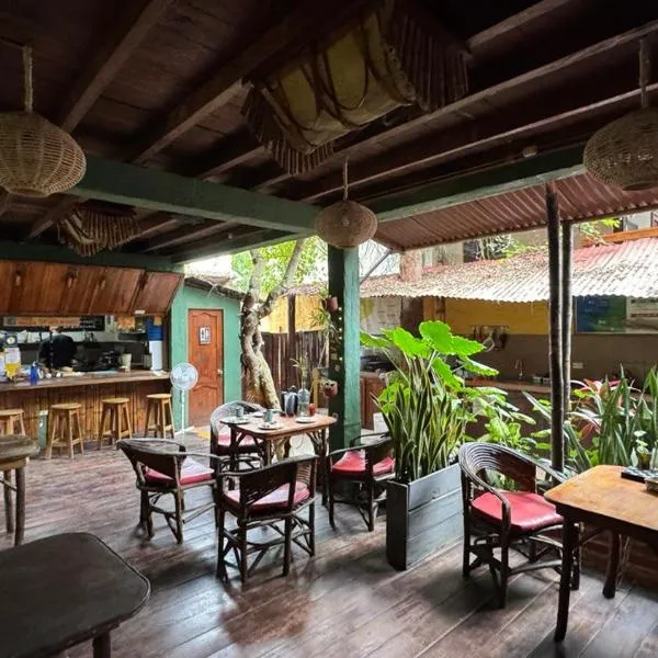 Hostal Mamacucha, hotel v destinaci Montañita