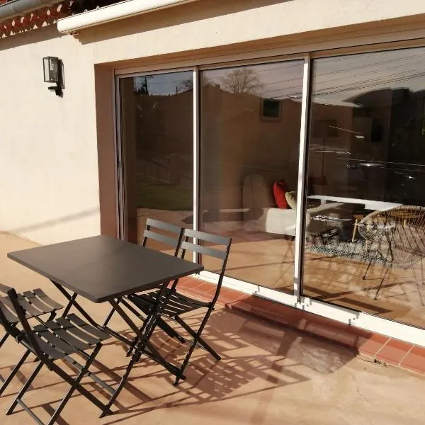 GITE CHEZ JULES ET ODETTE, hotel in Comigne