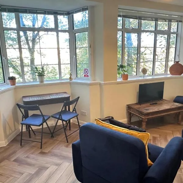 Royal Pavilion Garden Apartment with Parking, hotel in Brighton & Hove