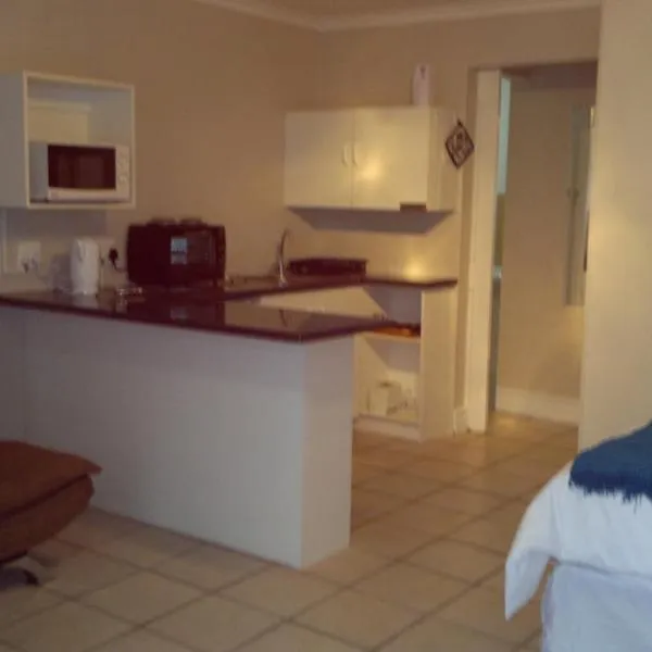 93 On Main Self Catering, hotel sa Gonubie