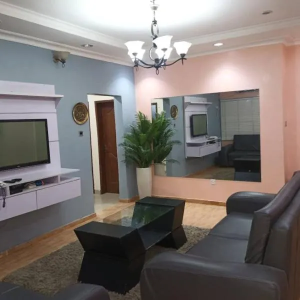2 Bedroom Cute Cozy Hideaway, hotel v destinaci Ikeja