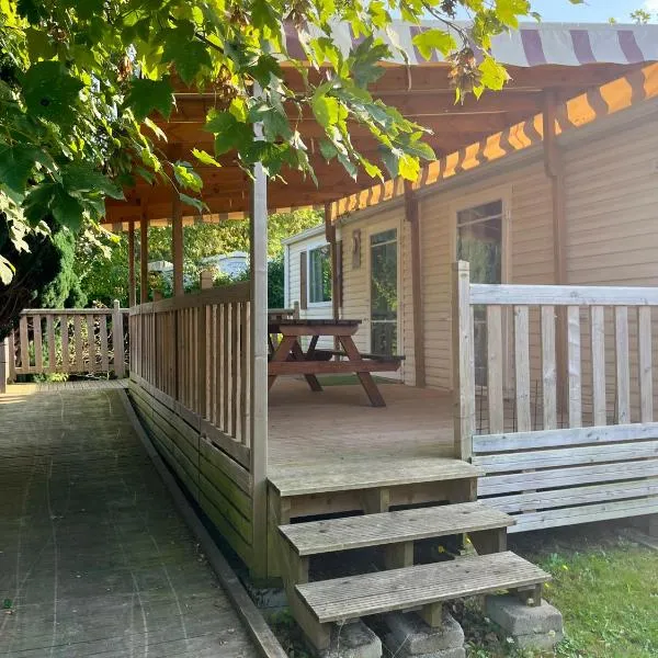Mobil-home 2 chambres PMR - Camping la Faloise, hotel in Angicourt
