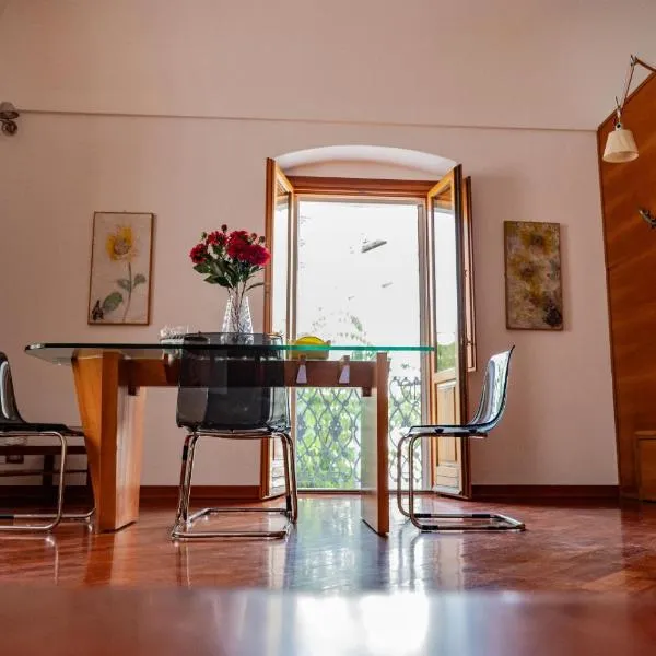 La finestra sulla piazza, hotel v destinaci Pisticci