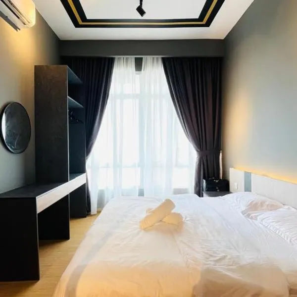 Spacious Apartment near IIUM Medical Centre, ECR & Teluk Cempedak with Smart TV & Pool, hotel in Kuantan