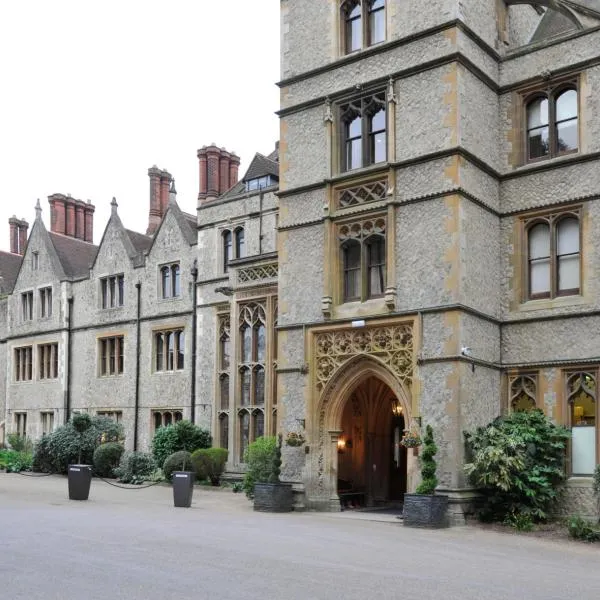 Nutfield Priory Hotel & Spa, hotel in Redhill