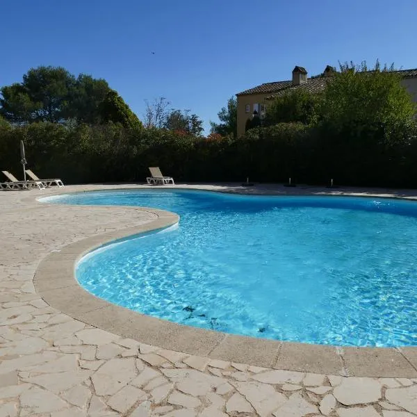 Appartement clim & piscine sur Golf, hotell sihtkohas Pont-Royal
