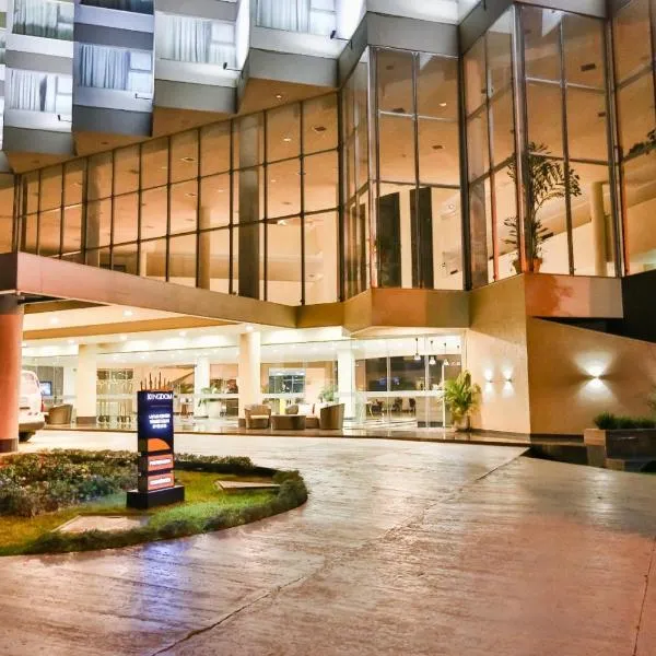 Nobile Hotel Convention Ciudad Del Este, hotel v destinaci Ciudad del Este