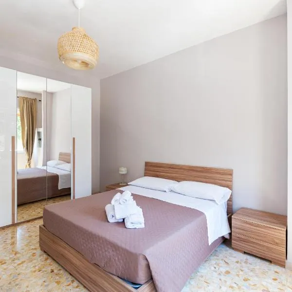 Walk-Ostia - Central New Condo, hotel in Lido di Ostia