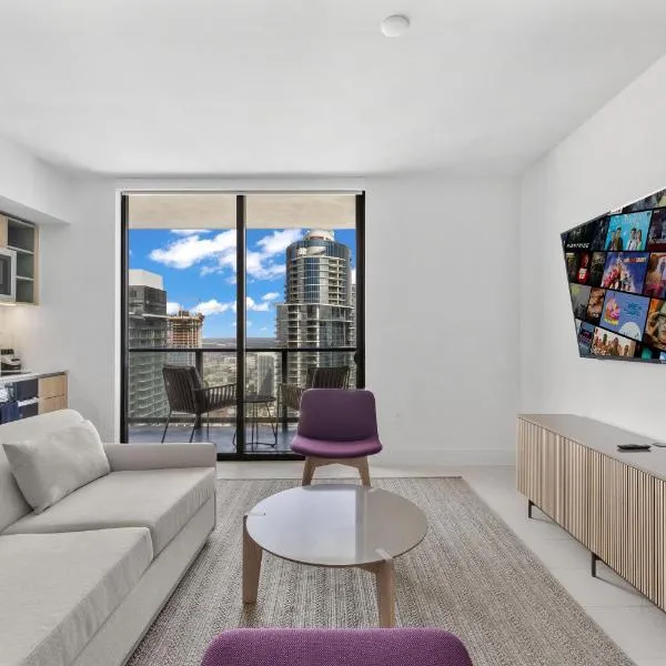 Luxury 45th-Floor Condo with Stunning City Views, hotel em Miami