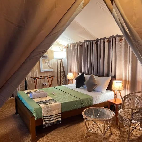 AT ONE - with Nature Glamping Resort, hotel v destinaci Rekawa