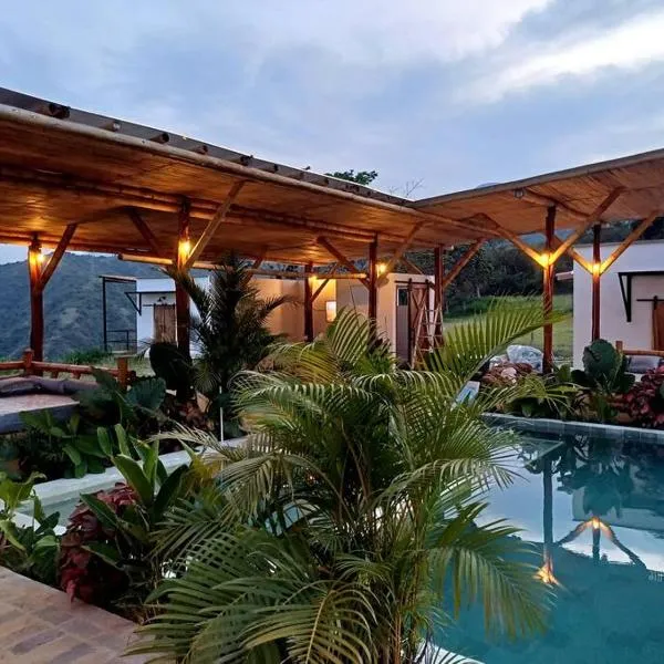 Piscina-paisaje-calma y confort-Villa Luz de luna, ξενοδοχείο σε Santa Fe de Antioquia