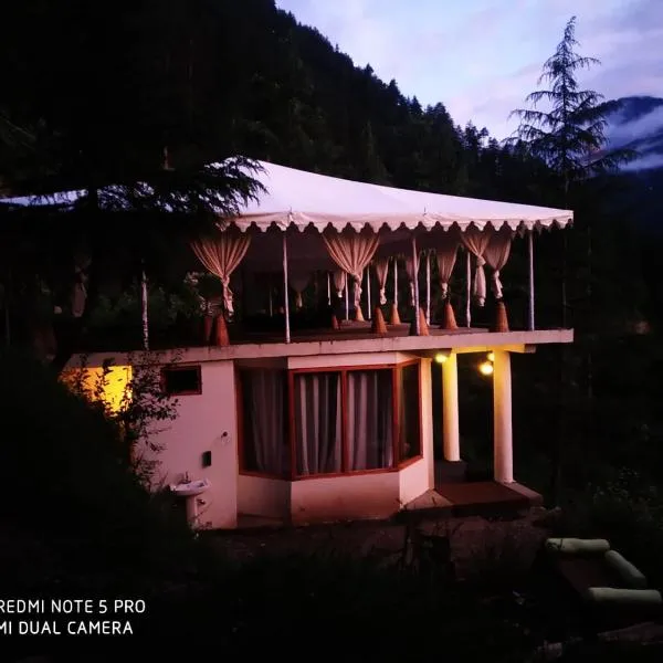 The ISISINGA - A Forest Retreat In Mountains, hotel v destinaci Banjār
