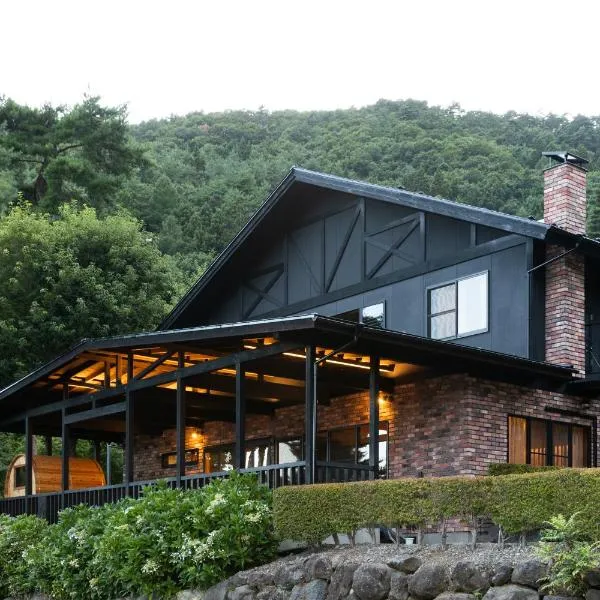 Kawaguchiko Country Cottage Ban, khách sạn ở Fujikawaguchiko