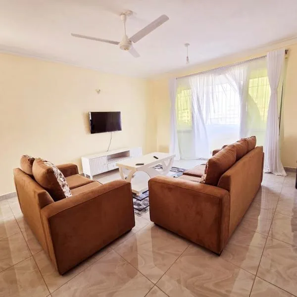 Seaside Furnished 2-Bedroom with 3 Balconies near Mtwapa Coba Cabbana Beach, hotel a Mtwapa