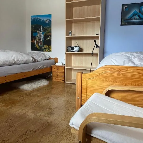 Ferienzimmer Oelhaf Zimmer in Blau Self Check-In mit Key-Tresore, hotel in Wilhelmsdorf