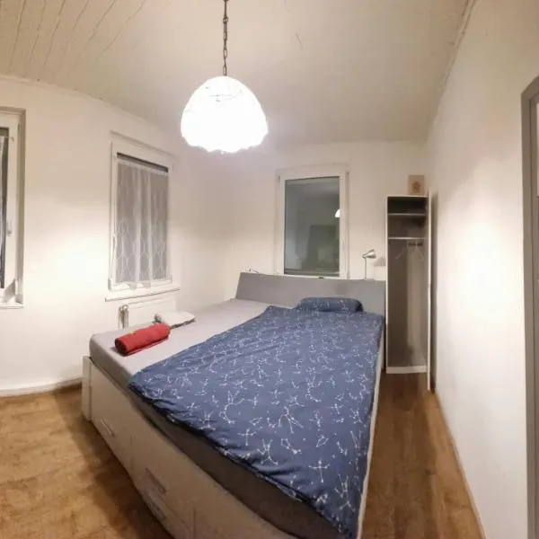 Charmantes helles Zimmer zentrumnah und naturnah, hotel v destinaci Göppingen