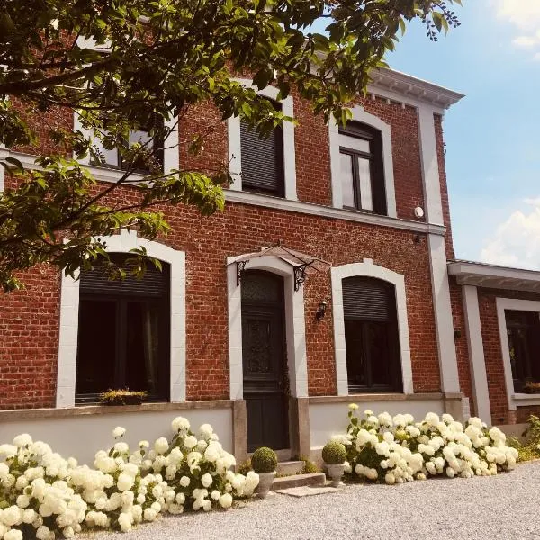 La Villa des Roses - Suite & Spa, hotel v destinaci Lys-lès-Lannoy