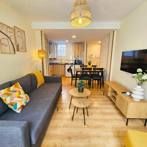 Apartamentos Escarrilla Suites 3000, hotel v destinaci Escarrilla