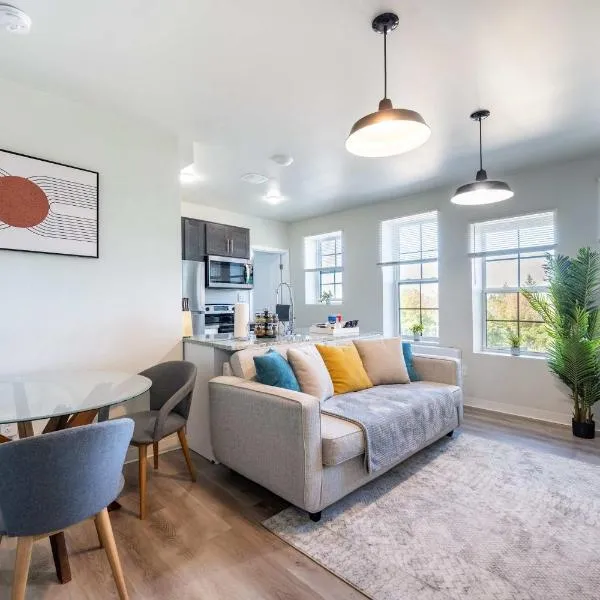 2BR Exclusive Retreat Near Henry Ford, hotel a Detroit