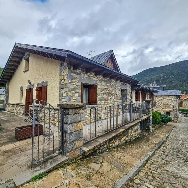 Apartamentos Casa Boira 3000: Gavín'de bir otel