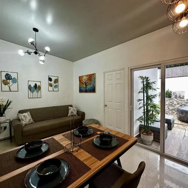 Casa Los Ausoles con Jacuzzi, khách sạn ở Ahuachapán