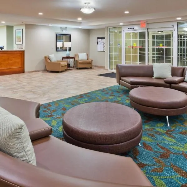 Candlewood Suites Eastchase Park by IHG، فندق في Mitylene