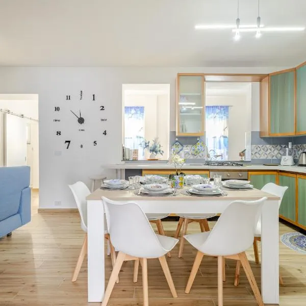 Casa Maria - Un passo dal Mare, hotel v destinácii Rometta Marea