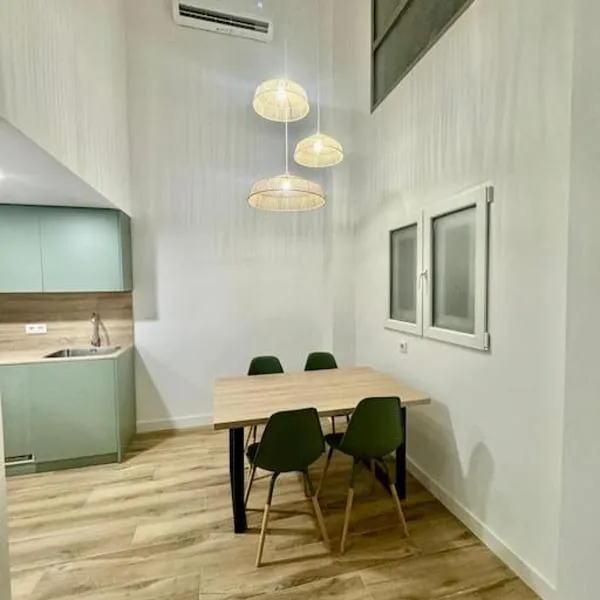 Gran apartamento a pie de calle, hôtel à Valence