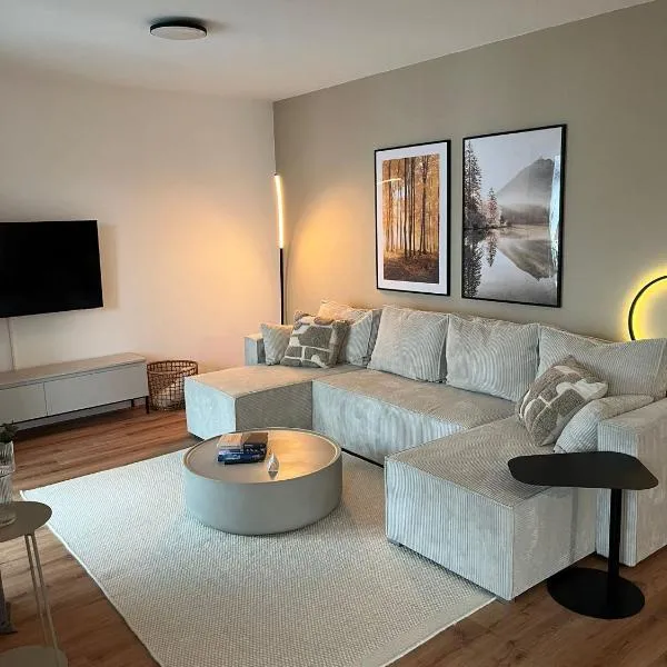 REMA Homes - 180x200 Bett Küche Bad 50'' TV Tiefgarage, hotel di Offenburg