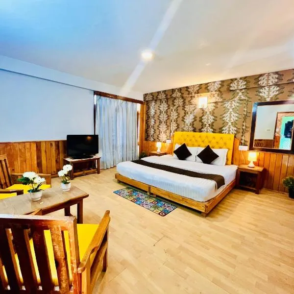 Ganga Cottage !! 1,2,3 bedrooms cottage available near mall road manali, khách sạn ở Manāli