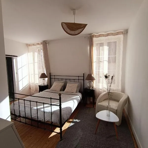 Chambres cosy au coeur du village, hotel v destinaci Chaumont-en-Vexin