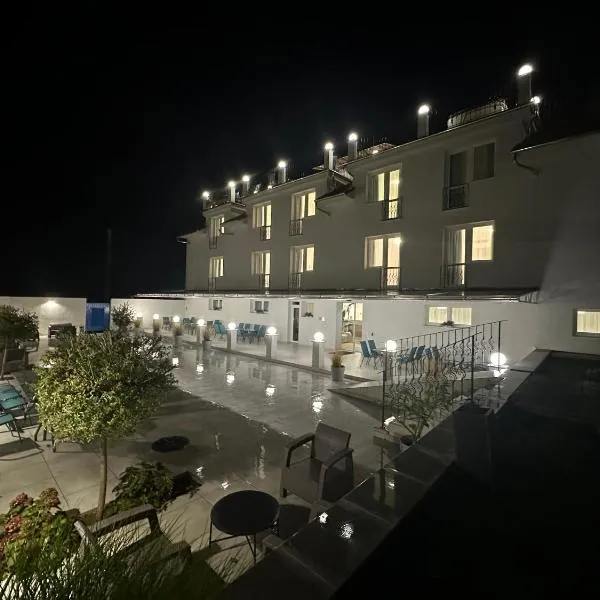 Danelis Hotel, hotel v destinaci Edelény