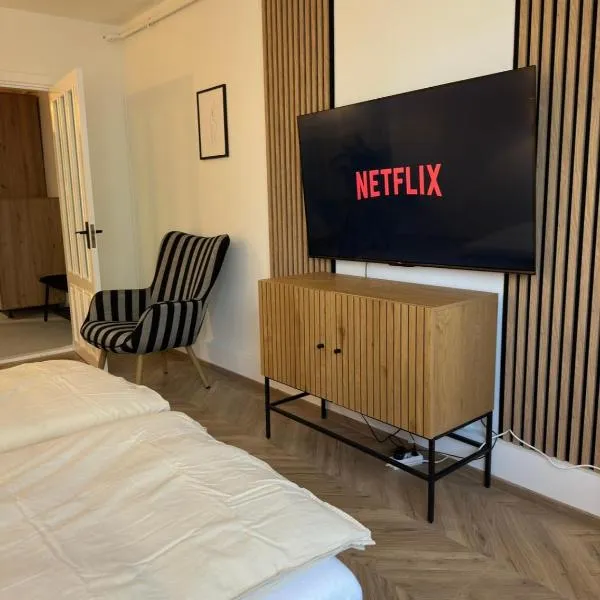 One Room Apartment- Self Check-in 24h, hotel in Reşiţa