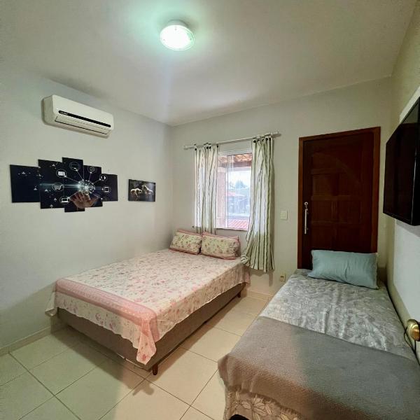 Casa com piscina, churrasqueira e ar condicionado em condomínio - Foto 2