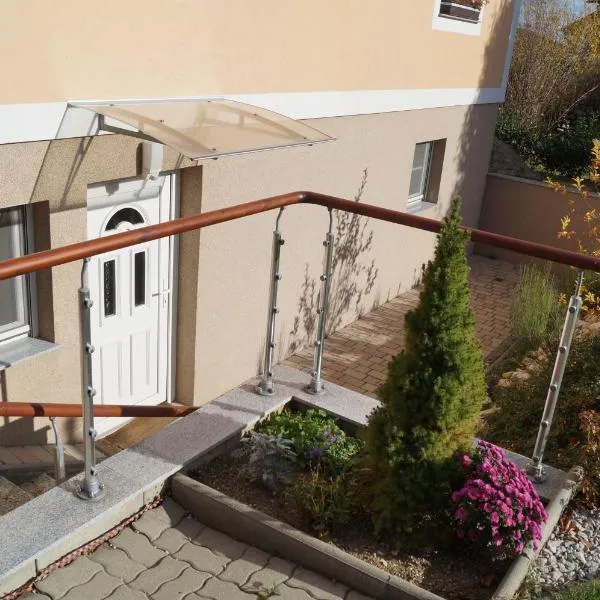 Apartment Robert, hotel v destinaci Maiersdorf