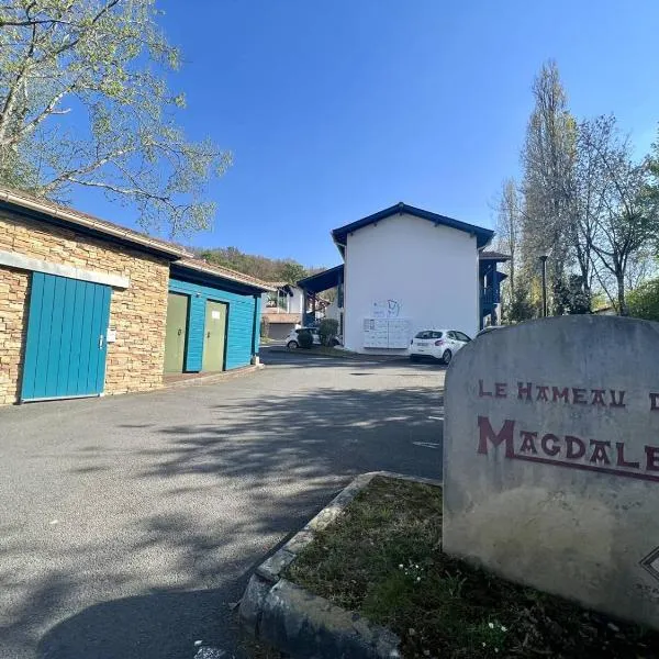 T2 à Cambo-les-Bains avec Wifi, Terrasse, 2 Pers. - FR-1-495-143, hotel en Cambo-les-Bains