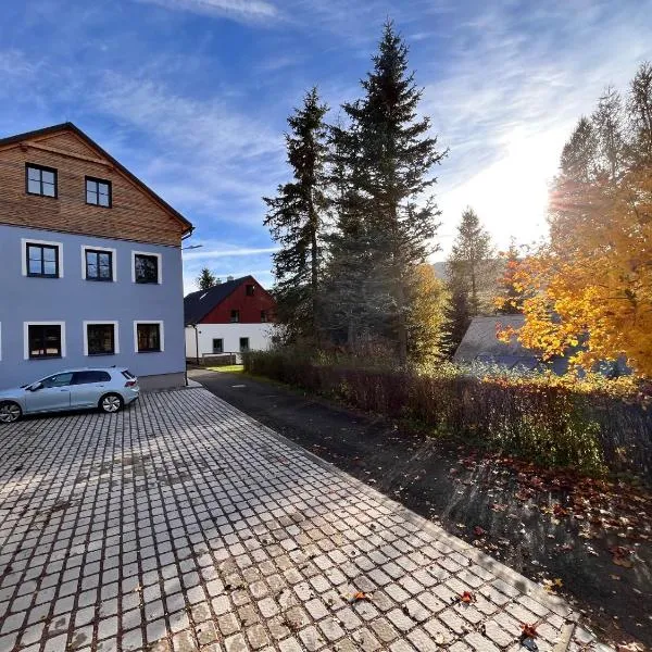 Apartmány Quattro, hotel en Loucná pod Klínovcem