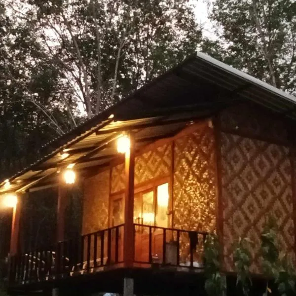 Koh Mook Bamboo Bungalows โรงแรมในเกาะมุก