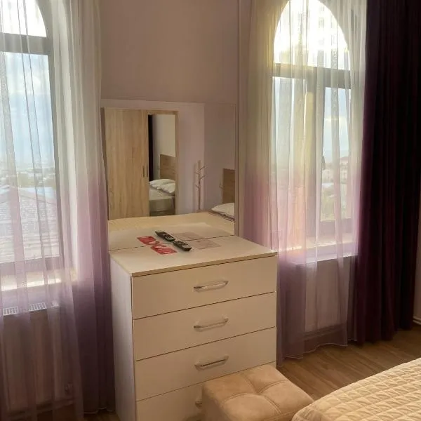 DECCA Hotel, hotel di Yerevan