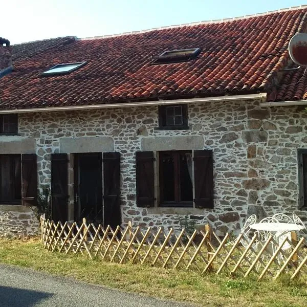 La Croix De Camargue, hotel di Oradour-sur-Glane